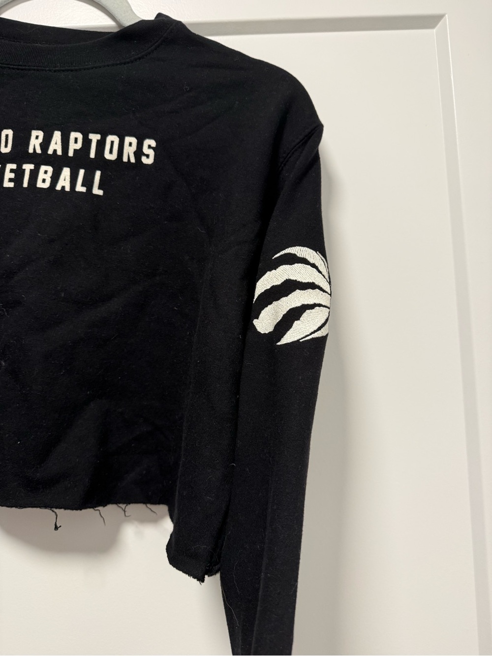 Toronto Raptors Cropped Sweatshirt - Black Text Back - Picture 2 of 2
